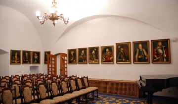 Sala portretowa z wizerunkami książąt zachodniopomorskich Gryfitów - powiększ