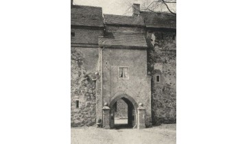 Brama wjazdowa do zamku z zewnątrz - powiększ